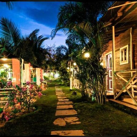 Boaty'S Beach Cottages กาลังกูติ ภายนอก รูปภาพ