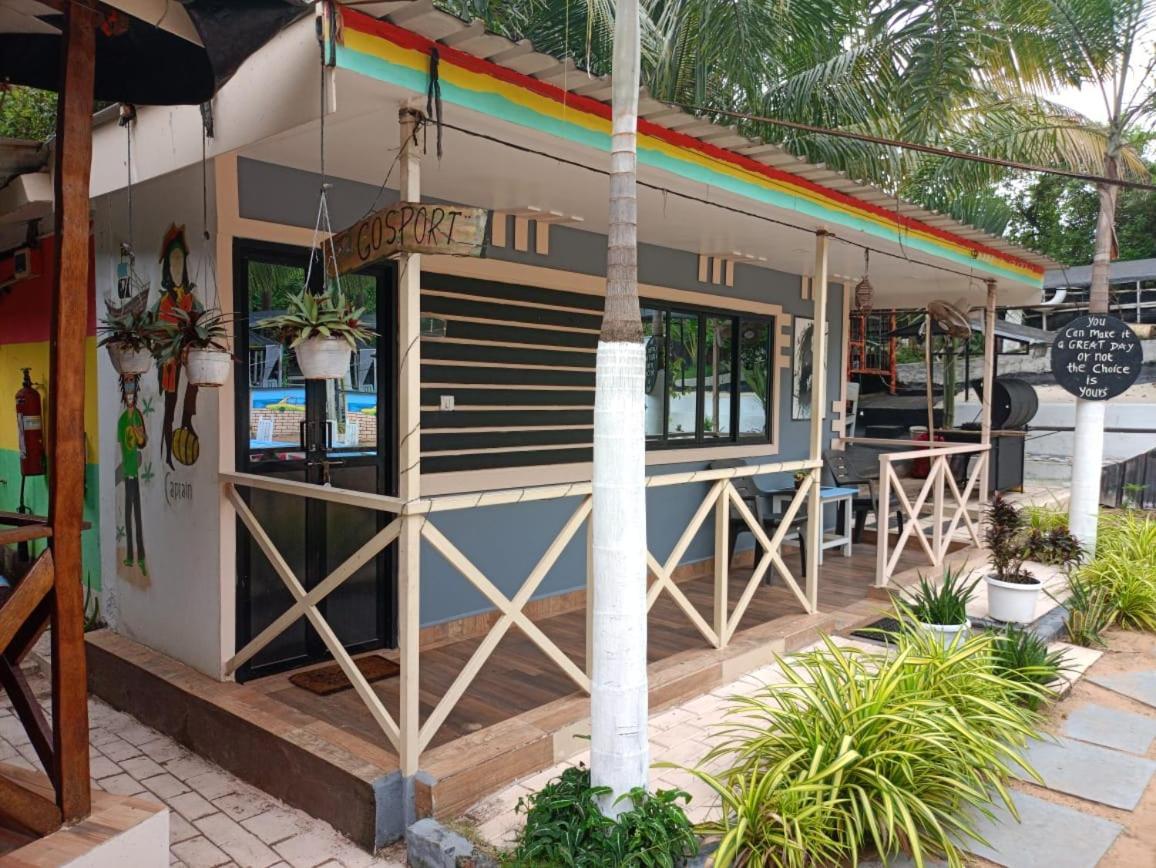 Boaty'S Beach Cottages กาลังกูติ ภายนอก รูปภาพ