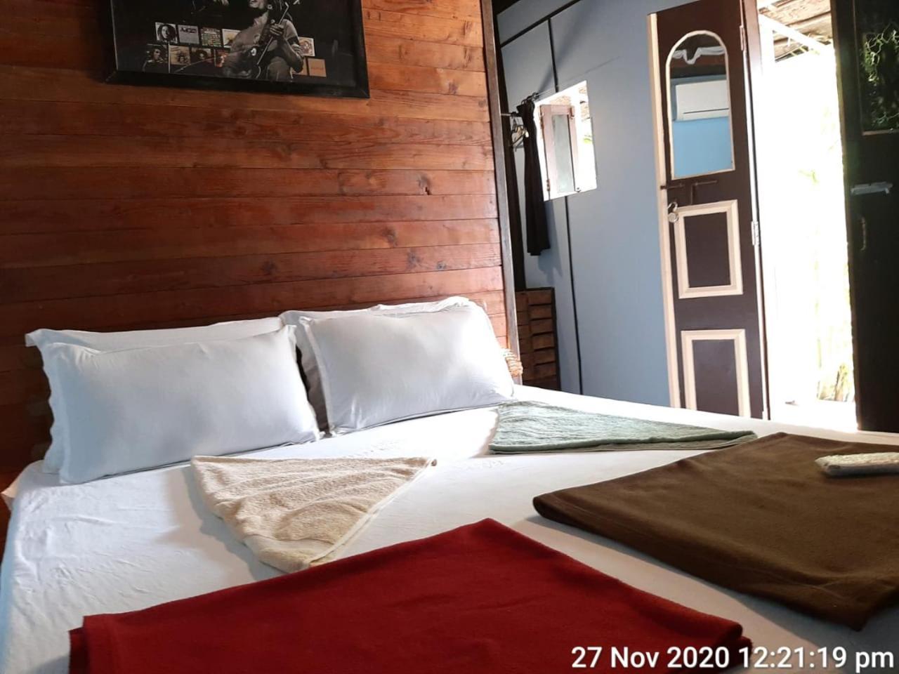 Boaty'S Beach Cottages กาลังกูติ ภายนอก รูปภาพ