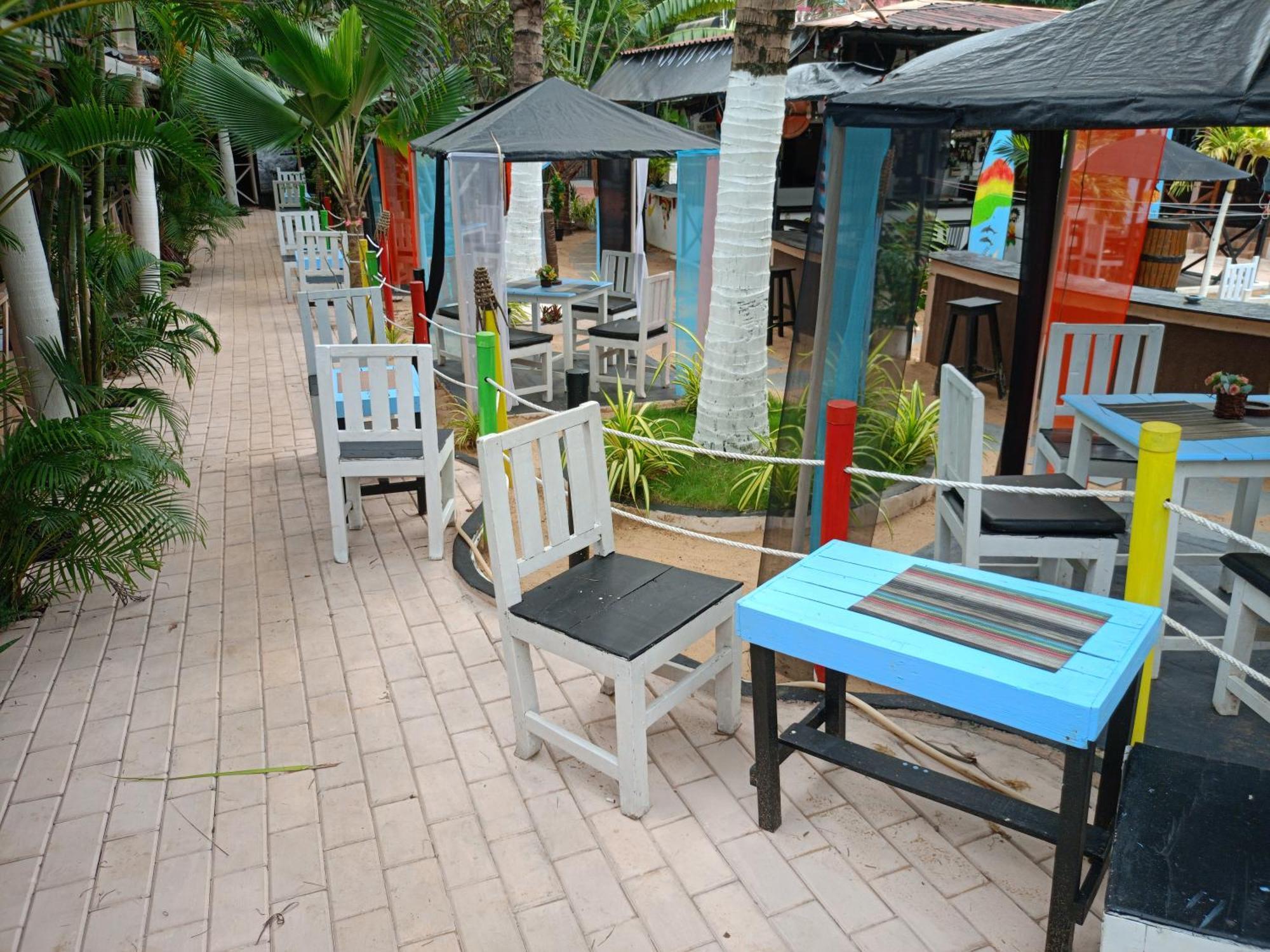 Boaty'S Beach Cottages กาลังกูติ ภายนอก รูปภาพ