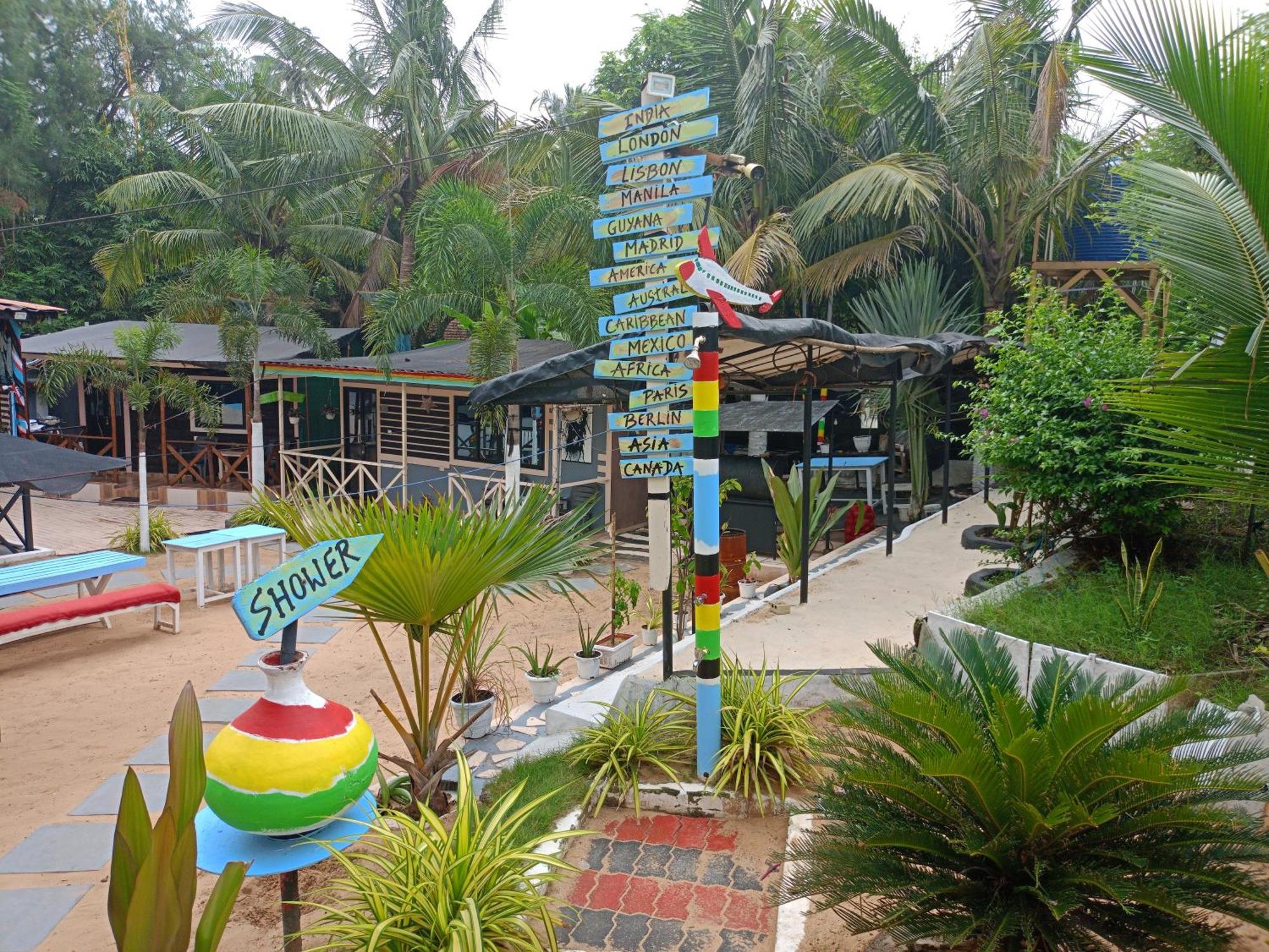 Boaty'S Beach Cottages กาลังกูติ ภายนอก รูปภาพ