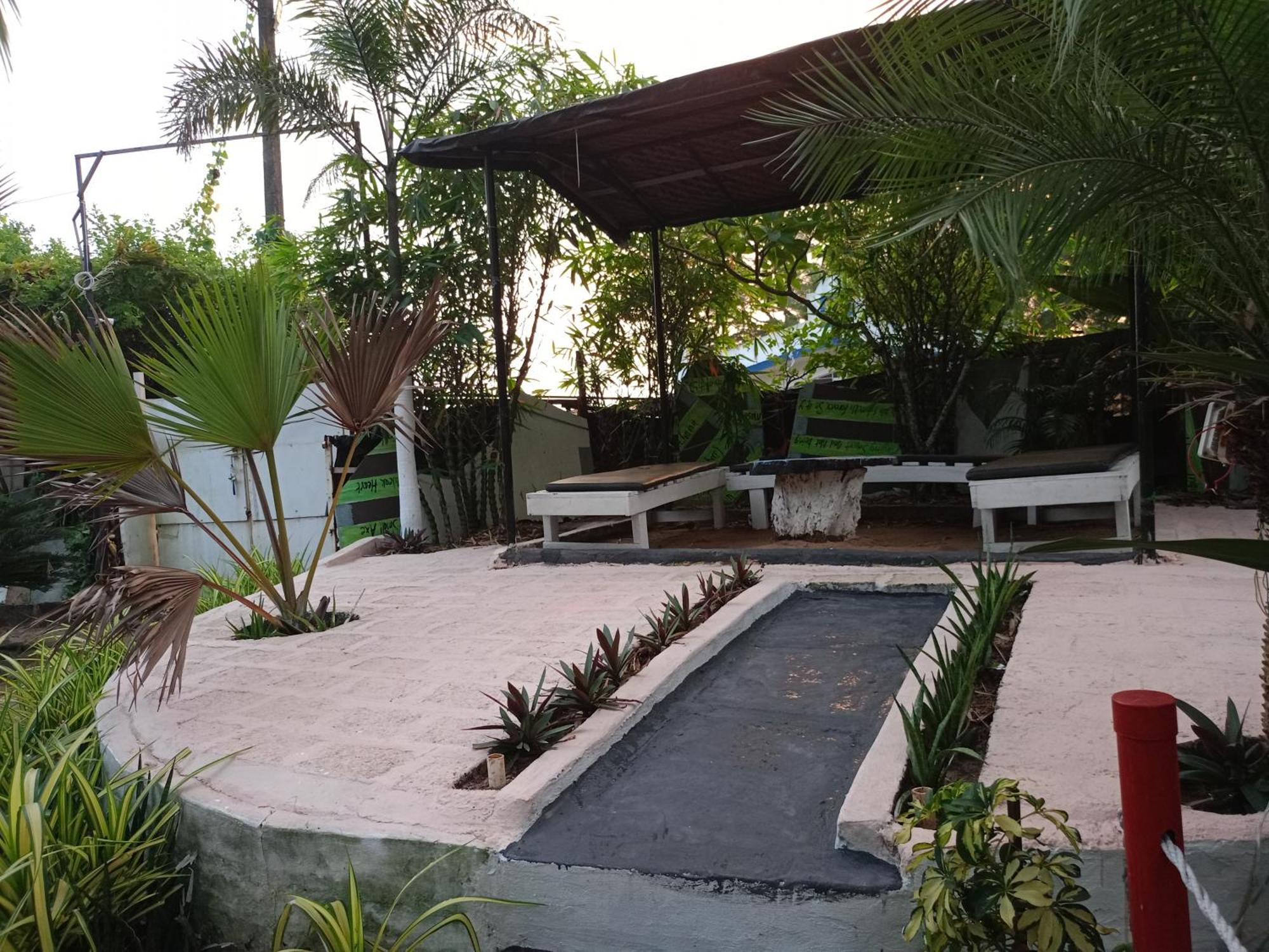 Boaty'S Beach Cottages กาลังกูติ ภายนอก รูปภาพ