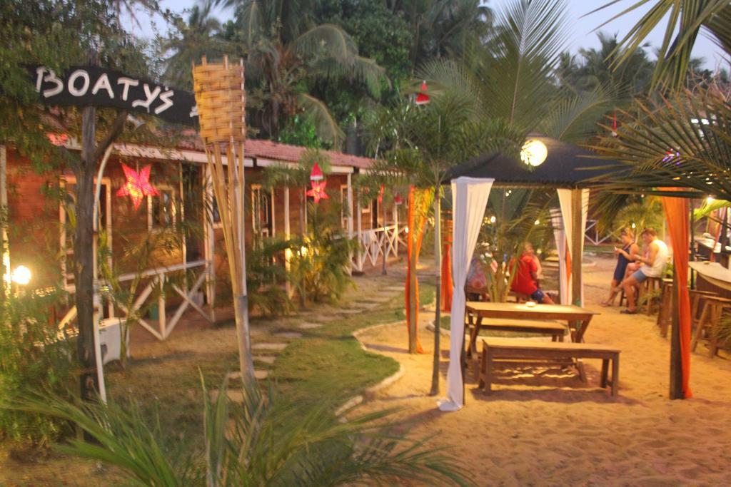 Boaty'S Beach Cottages กาลังกูติ ภายนอก รูปภาพ