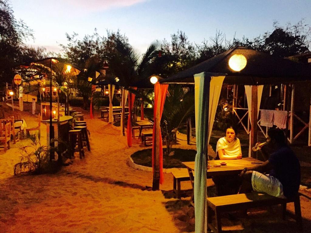Boaty'S Beach Cottages กาลังกูติ ภายนอก รูปภาพ
