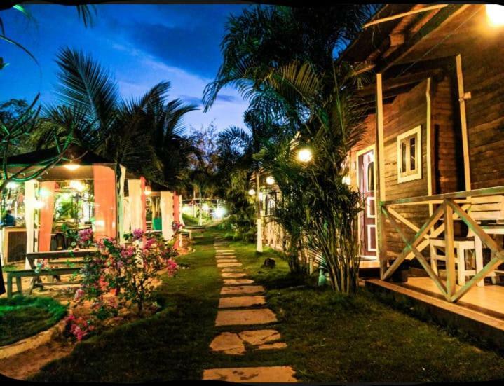 Boaty'S Beach Cottages กาลังกูติ ภายนอก รูปภาพ
