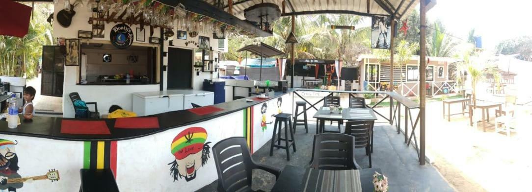 Boaty'S Beach Cottages กาลังกูติ ภายนอก รูปภาพ