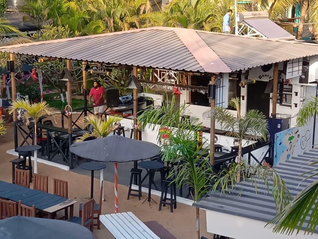 Boaty'S Beach Cottages กาลังกูติ ภายนอก รูปภาพ